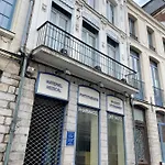 Capsule Street Art - Sauna- Jacuzzi - Playstation 5 - Billard - Netflix - Cinema - Terrasse Daire